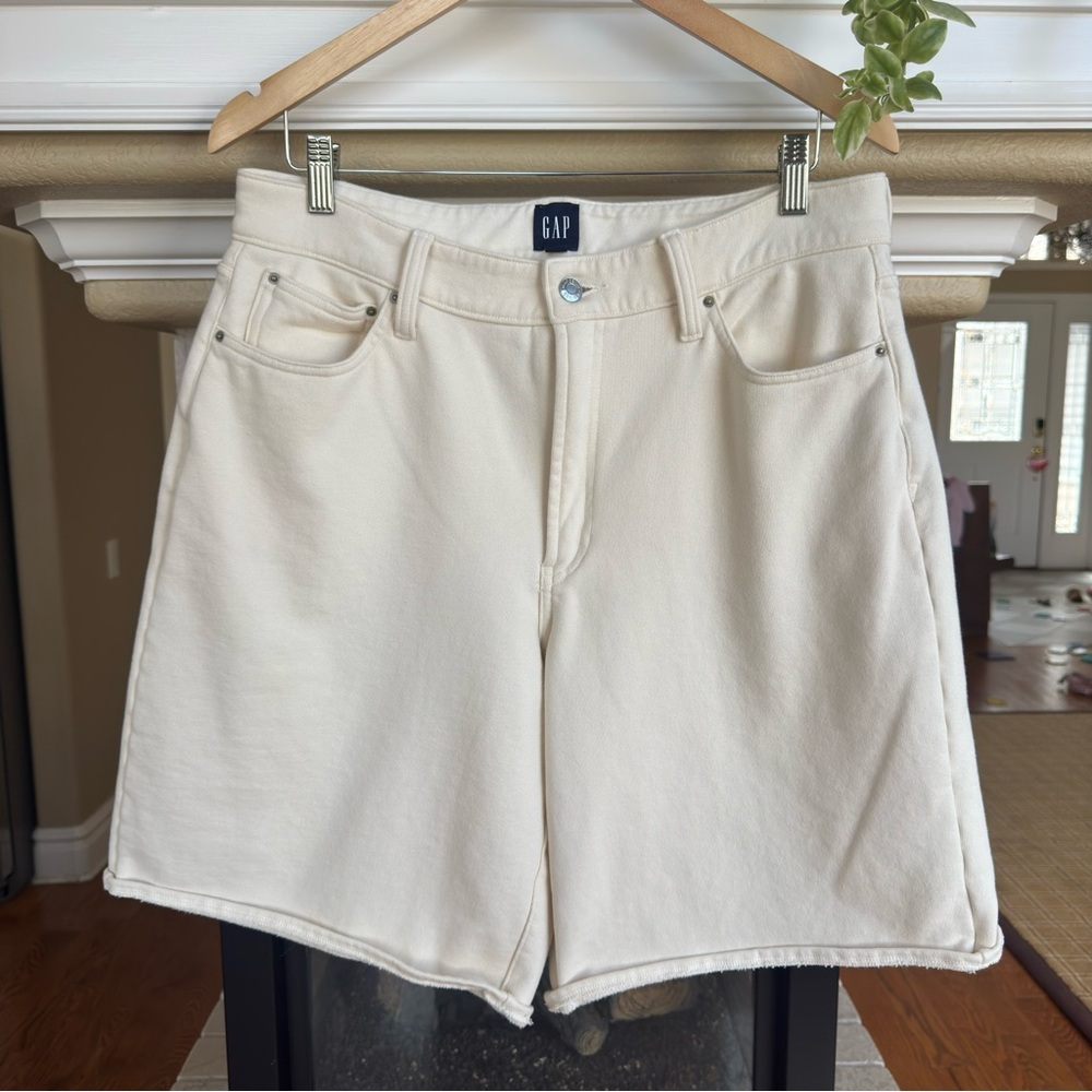GAP Long Line Shorts Cream White Sweat pant Shorts Large Casual Comfy New